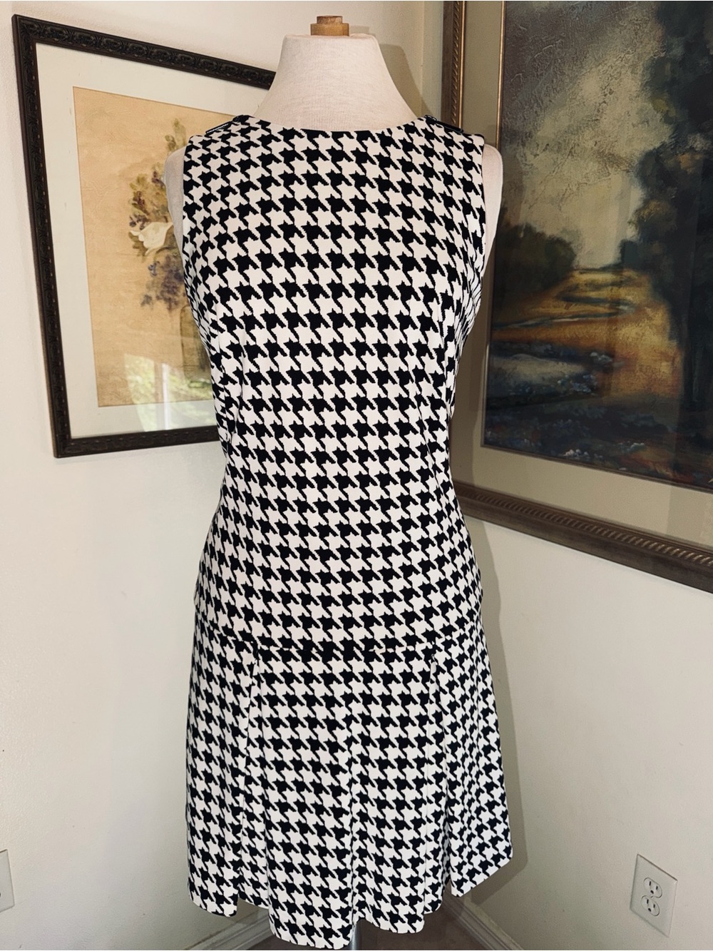 Michael Kors Classic Black & White Houndstooth Sleeveless Dress Size 4 - Picture 6 of 11